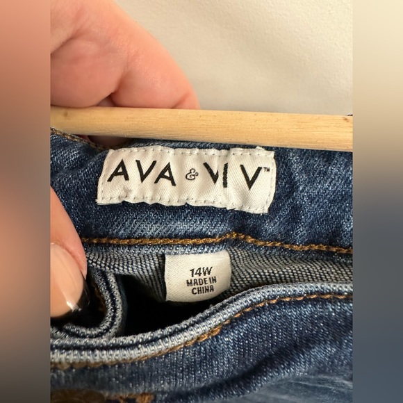 Ava & Viv 14w cuffed shorts - Picture 2 of 2